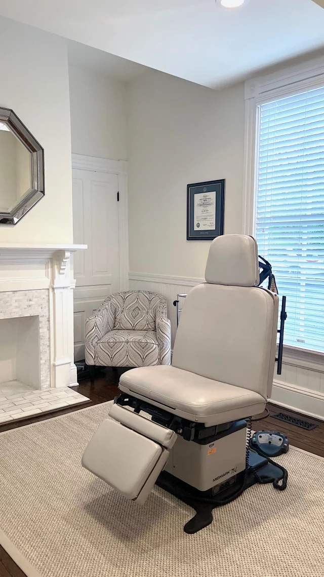 From Botox to facelifts—we gotchu. Elevate your look and book your glow-up today! 💉👩‍⚕️✨

#botox #facelift #skingoals #charlottenc #facialplasticsurgery #aestheticmedicine #glowupseason #beautyboost #selfcarejourney #antiagingtreatments #injectables #rejuvenation #skintightening #lookgoodfeelgood #dilworthfacialplastics #charlotteaesthetics