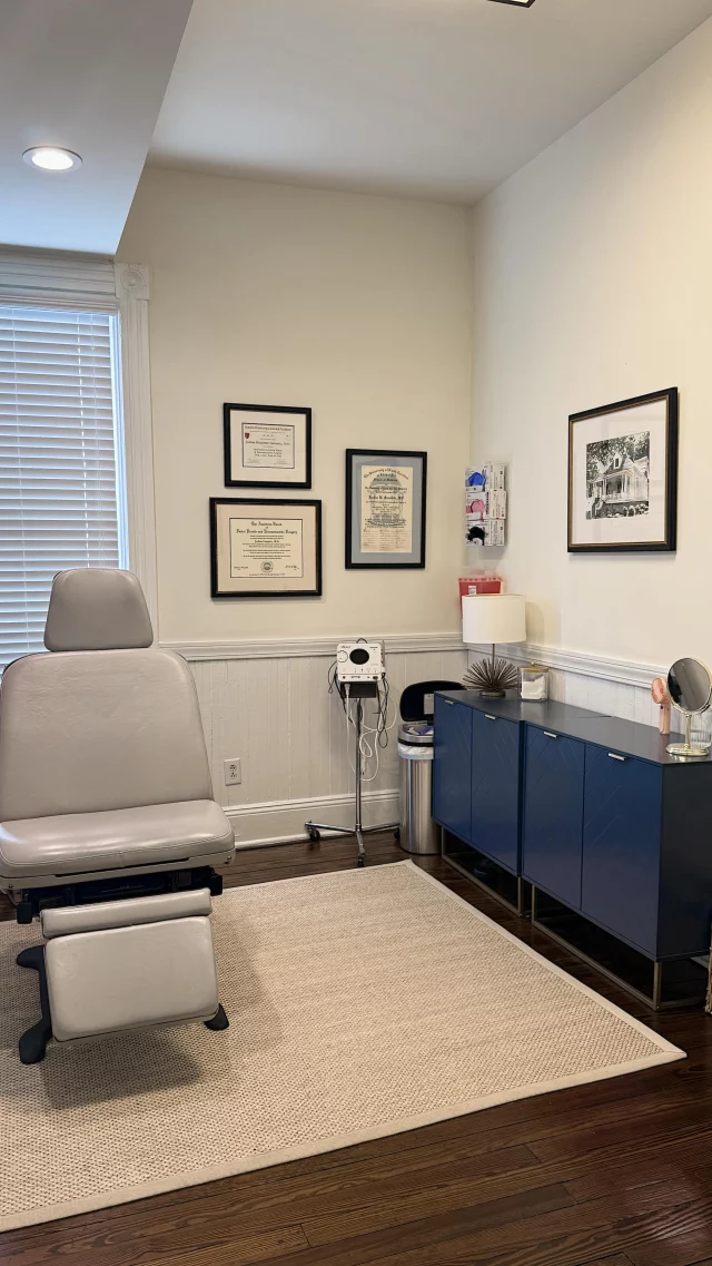 That feeling when the botox finally kicks in 🪩💃💉

botox humor, funny botox reel, botox trend, aesthetic botox, botox appointment day, getting botox, botox before and after, preventative botox, first time botox, botox routine, injectable aesthetics, med spa visit, aesthetic treatments, wrinkle relaxer, forehead botox, cosmetic injectables, glow up era, self care but make it funny, hot girl maintenance, beauty maintenance humor, confidence boost routine, subtle botox results, natural looking botox, anti aging routine, med spa content, viral beauty trend, trending reels audio, beauty reels trend, relatable beauty content